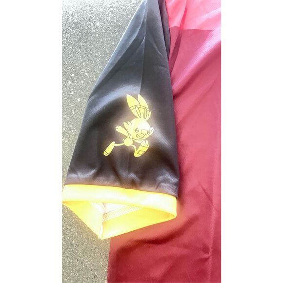 Pikachu jersey - Adult size M - Picture 9 of 10